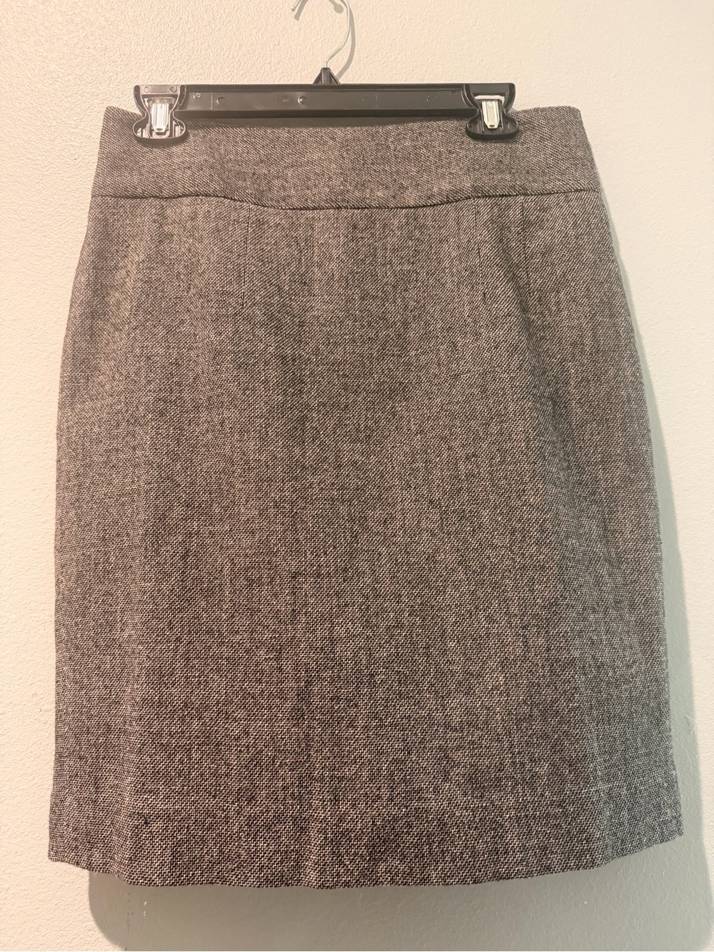 Banana Republic Wool Blend Gray Tweed Pencil Skirt Zip Up Back Fully Lined 6